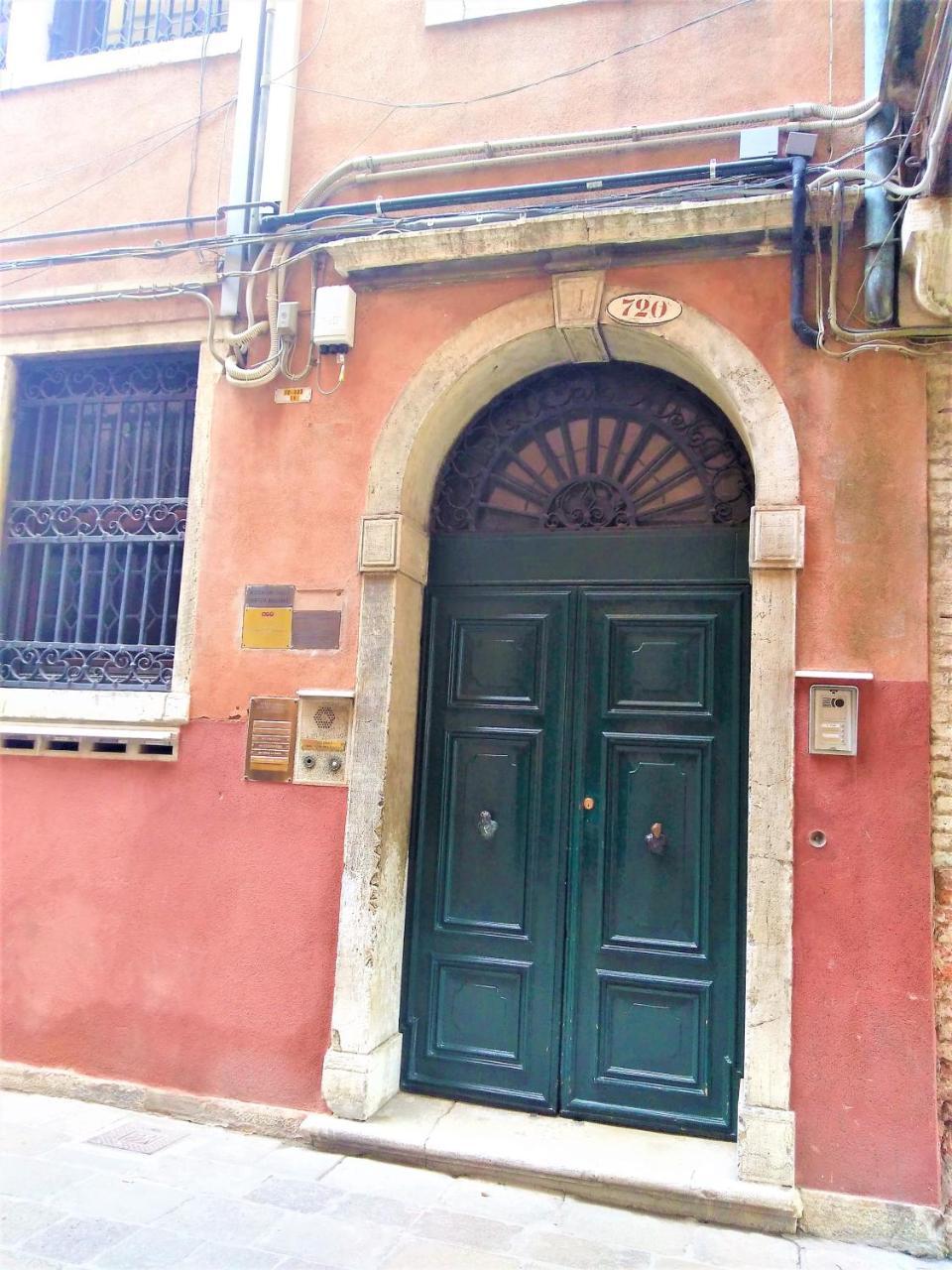 Ve-nice Rialto View Rt-12 Apartment
